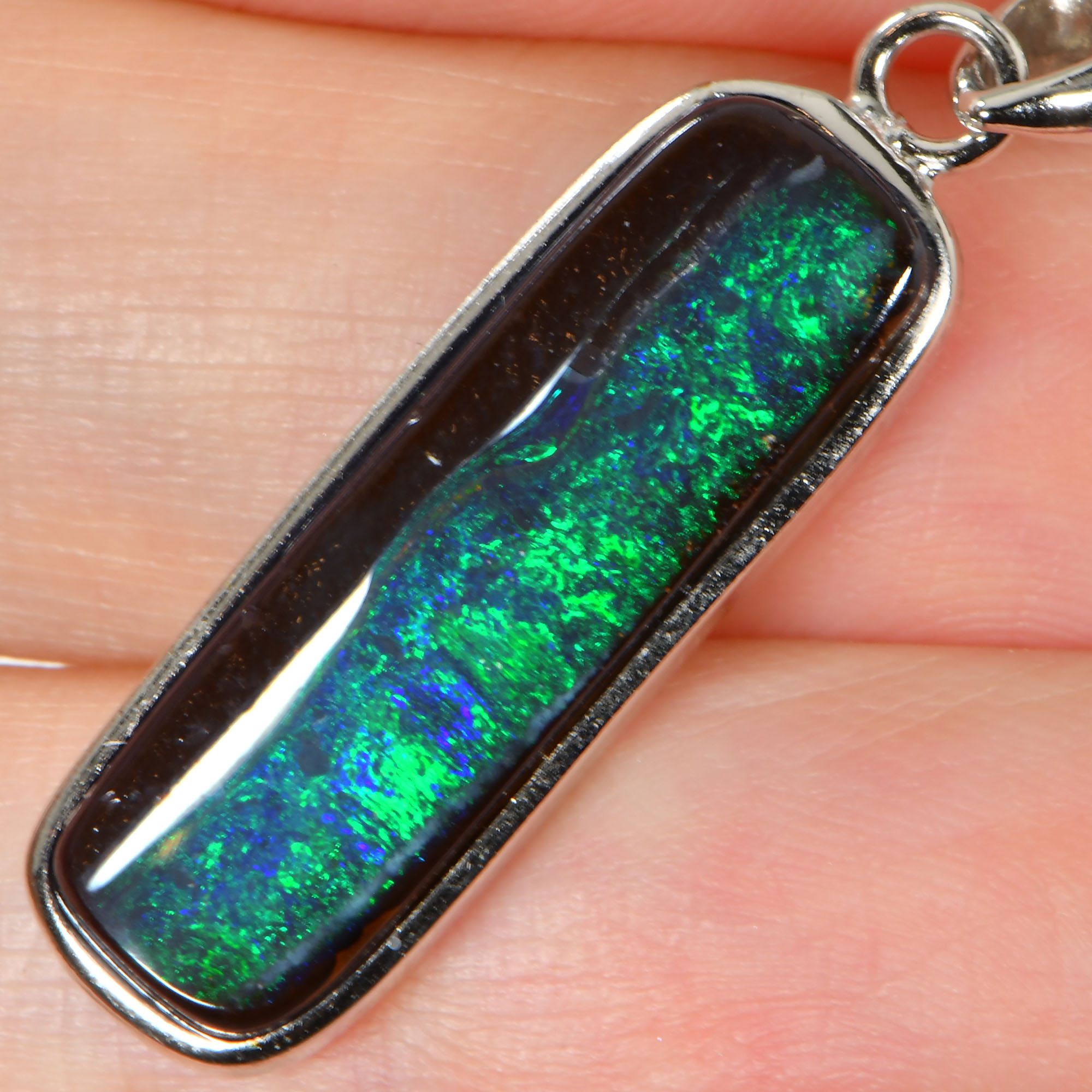 Silver Australian Boulder Opal Pendant with Necklace 18 ct