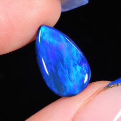black-opal-lightning-ridge-blue-cyan-teal-fire-gemstone