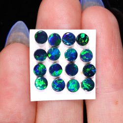 calibrated-opal-doublets-round-4mm-green-blue-flash