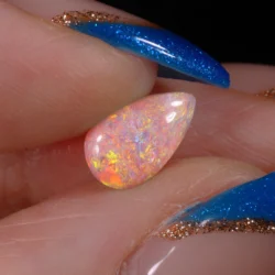 teardrop-dark-crystal-opal-finger-display-1ct-opal-galaxy
